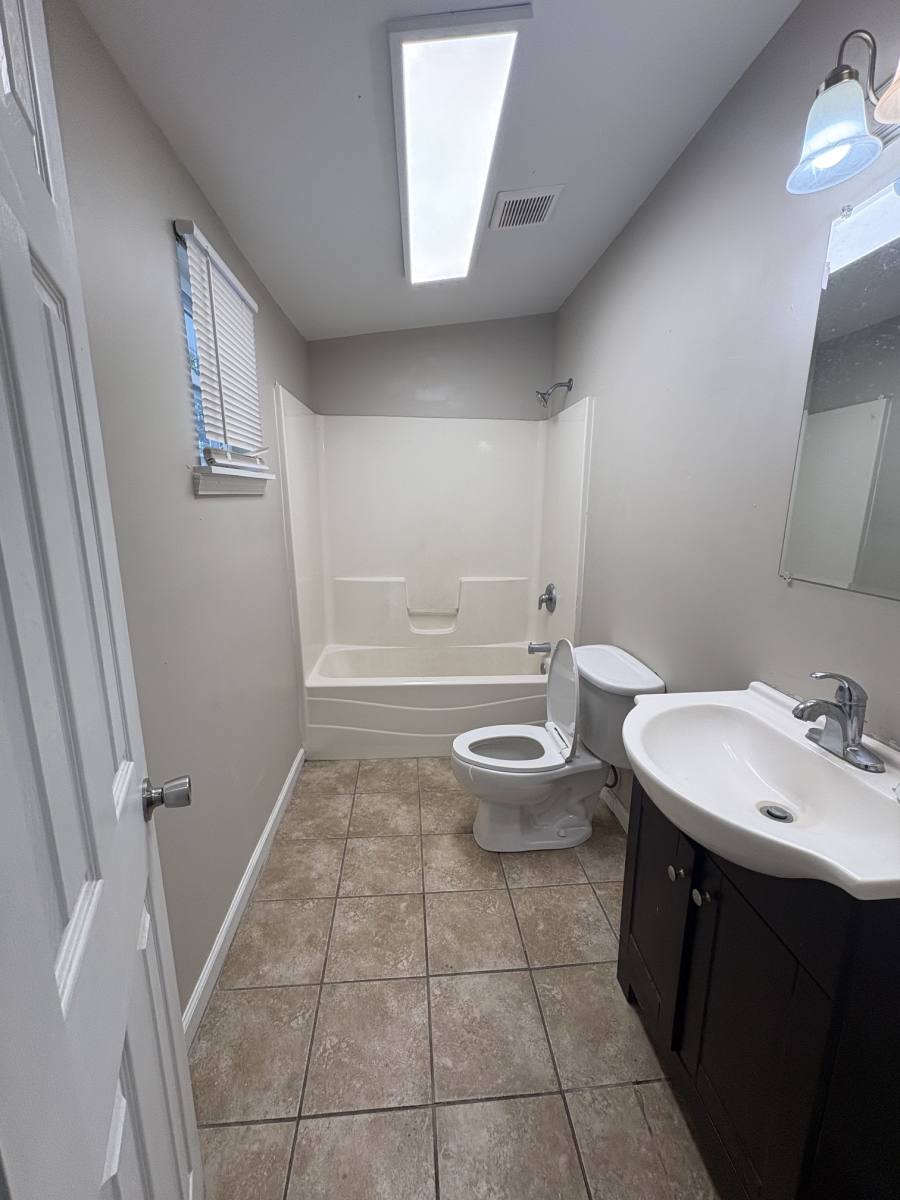 Apartment for rent at 1406 Monck St, Brunswick, GA 31520