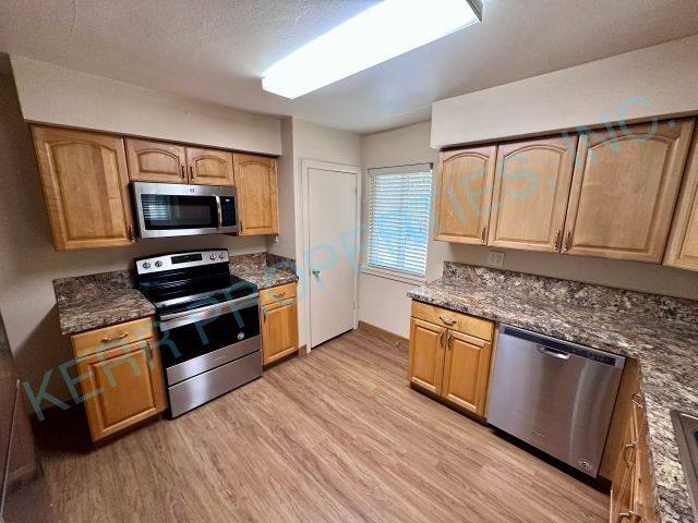 32803 SE Carpenter Lane, Gresham, OR 97080 - House for Rent - Image 4
