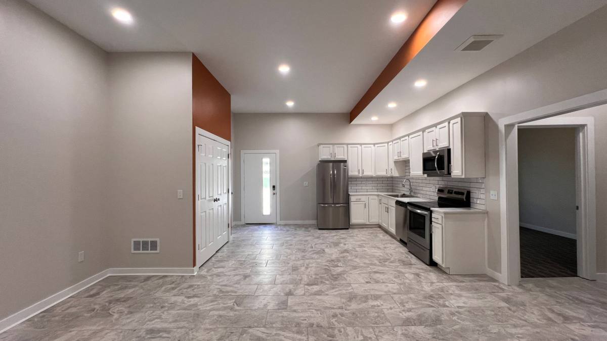 Apartment for rent at 24 NW 6th St, Evansville, IN 47708