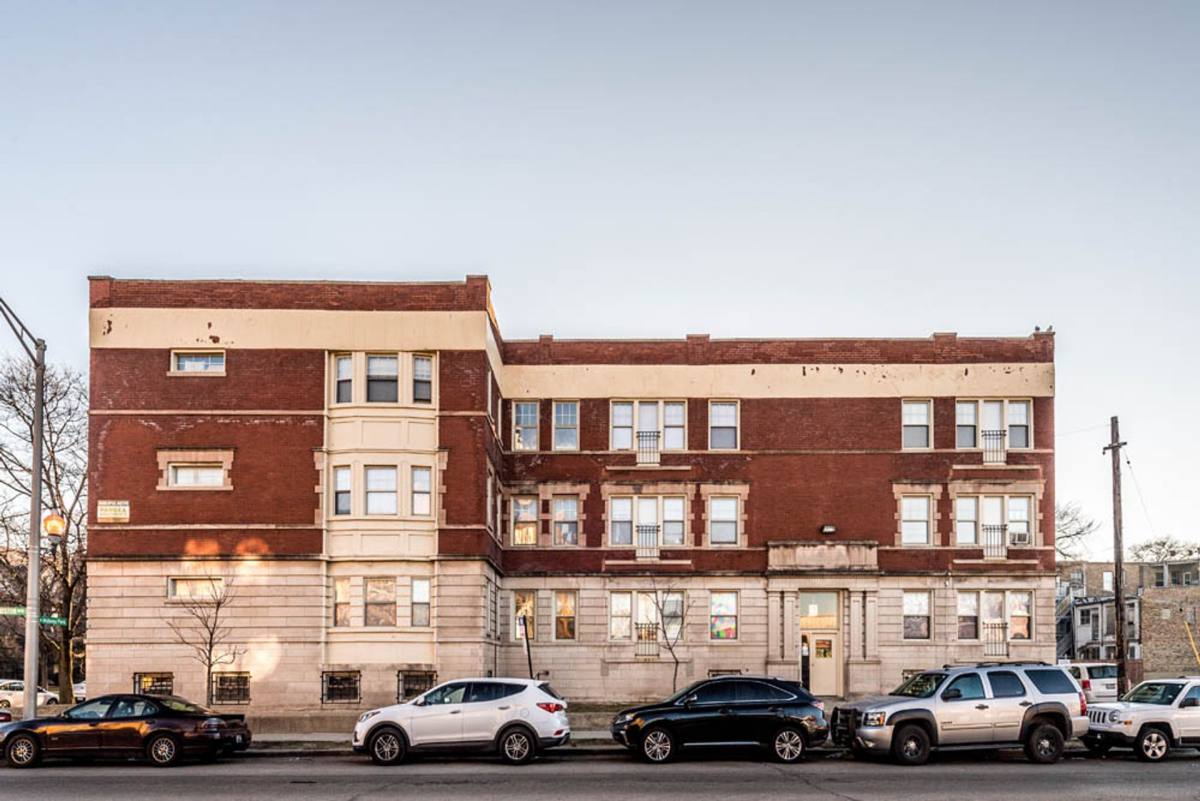 Apartment for rent at 5959-69 W Midway Park, Chicago, IL 60644