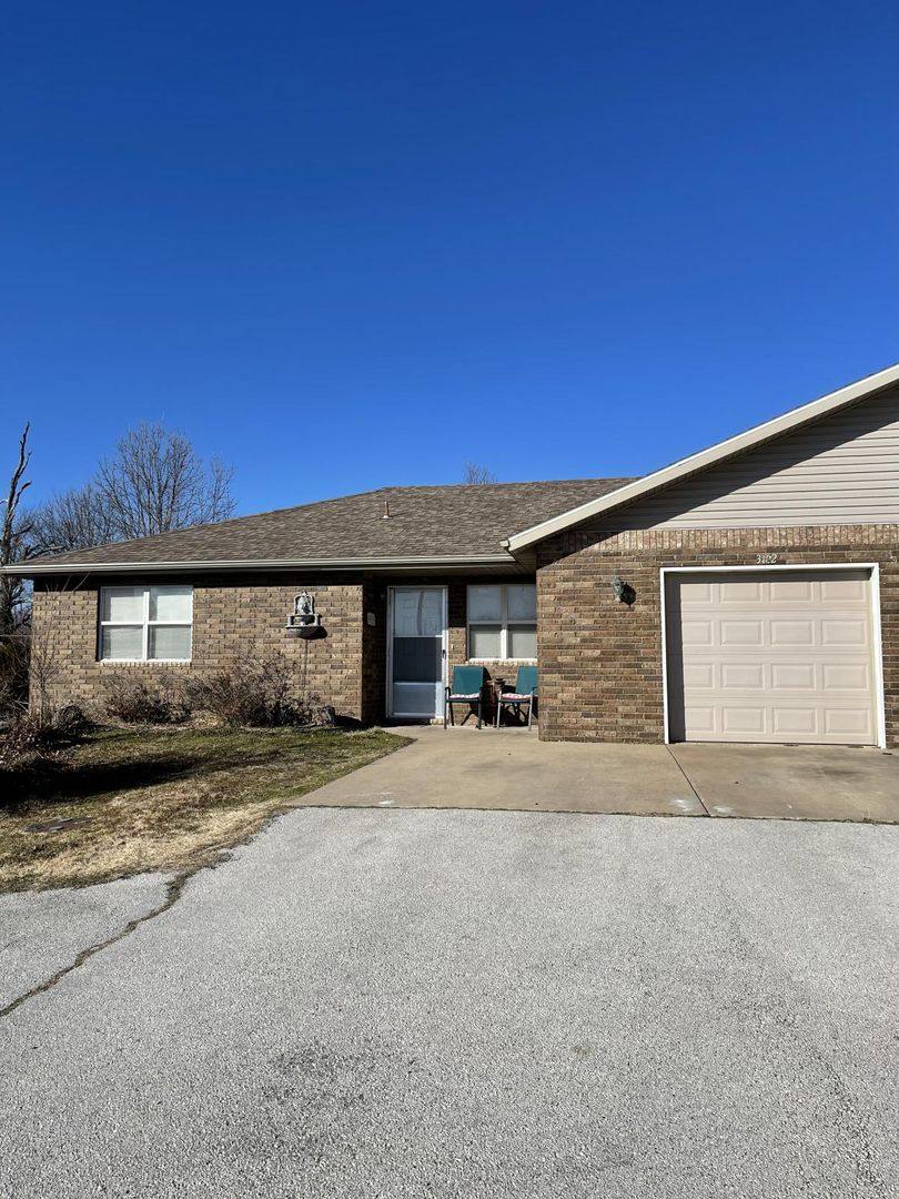 Apartment for rent at 3102 Adele Court, Joplin, MO 64804
