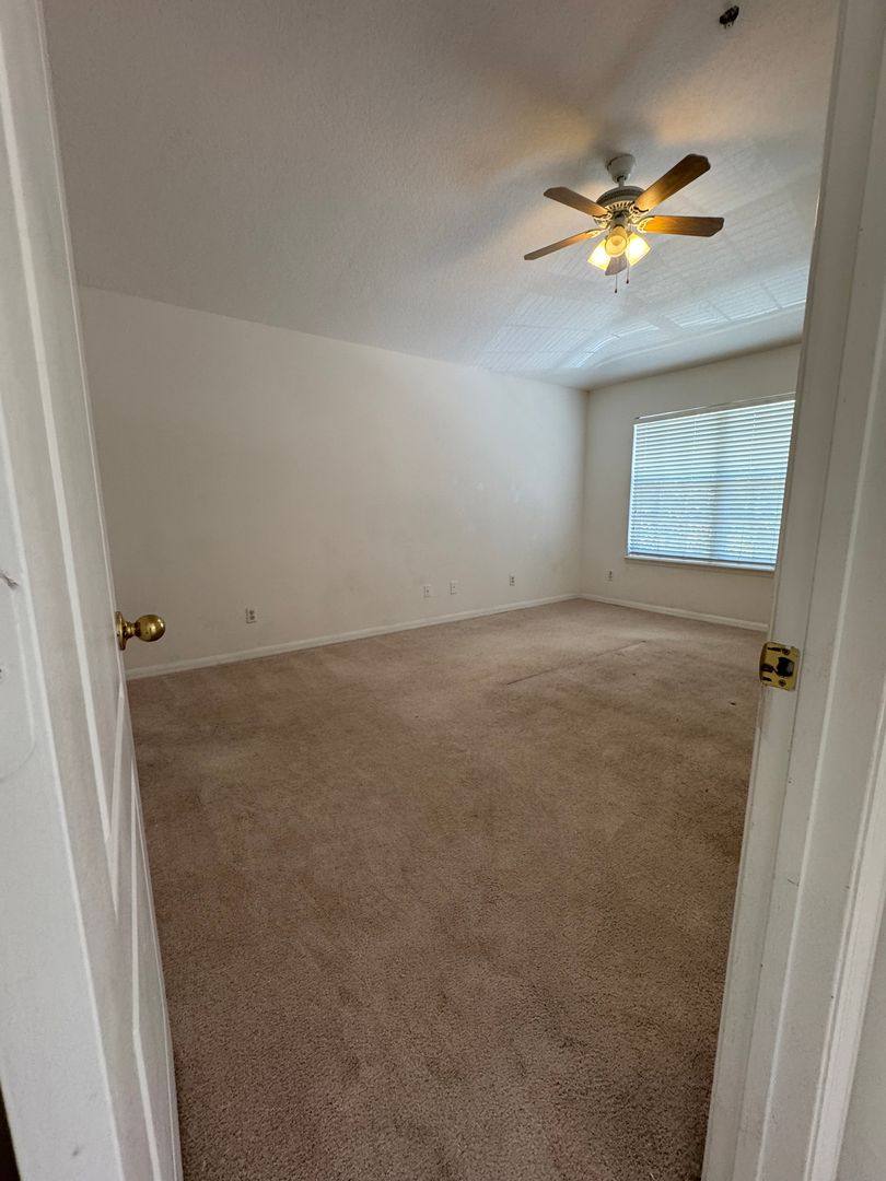 House for rent at 842 Ashworth Overlook Dr, Apopka, FL 32712