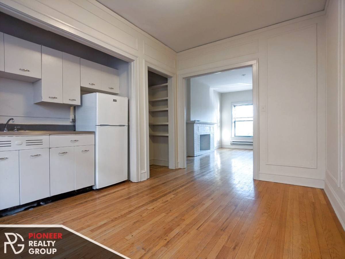 Apartment for rent at 1025 Dempster St #W3, Evanston, IL 60201