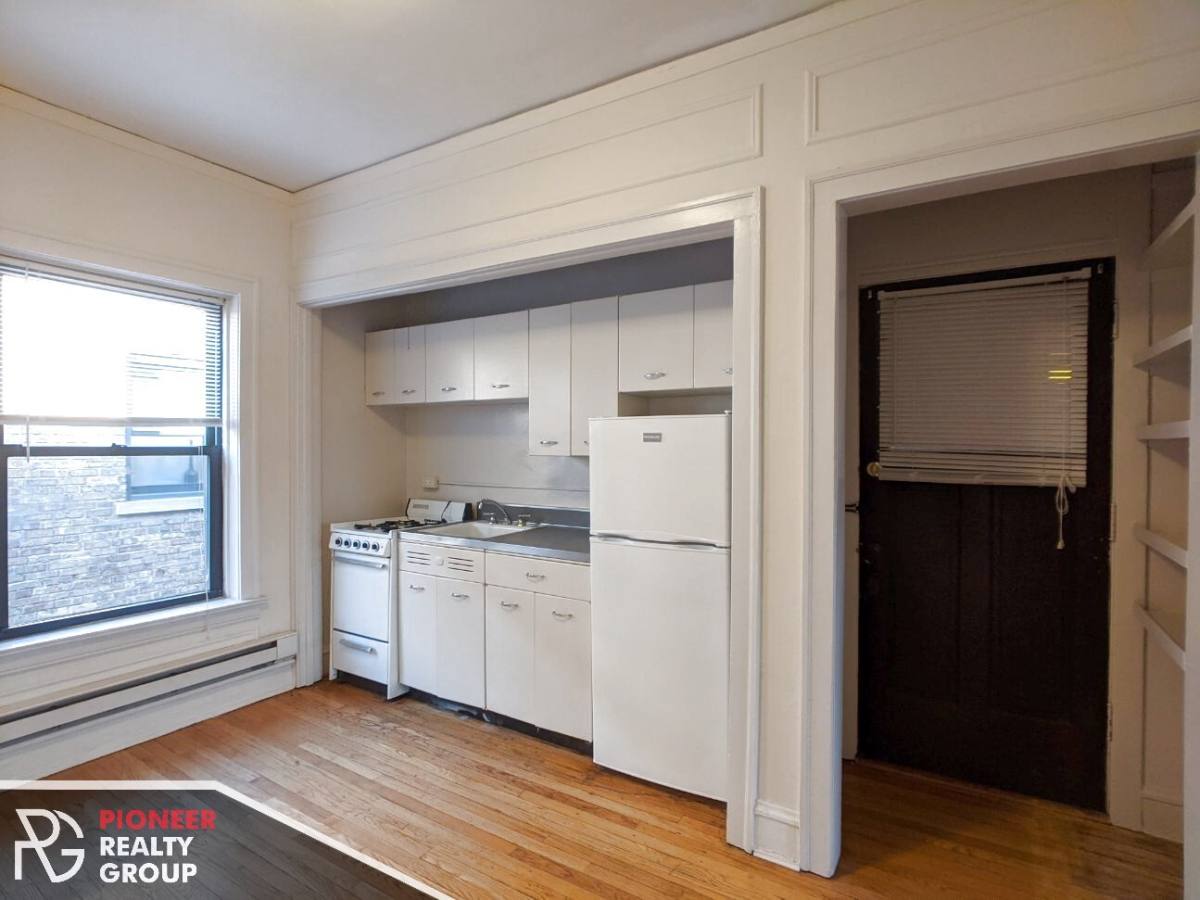 Apartment for rent at 1025 Dempster St #W3, Evanston, IL 60201