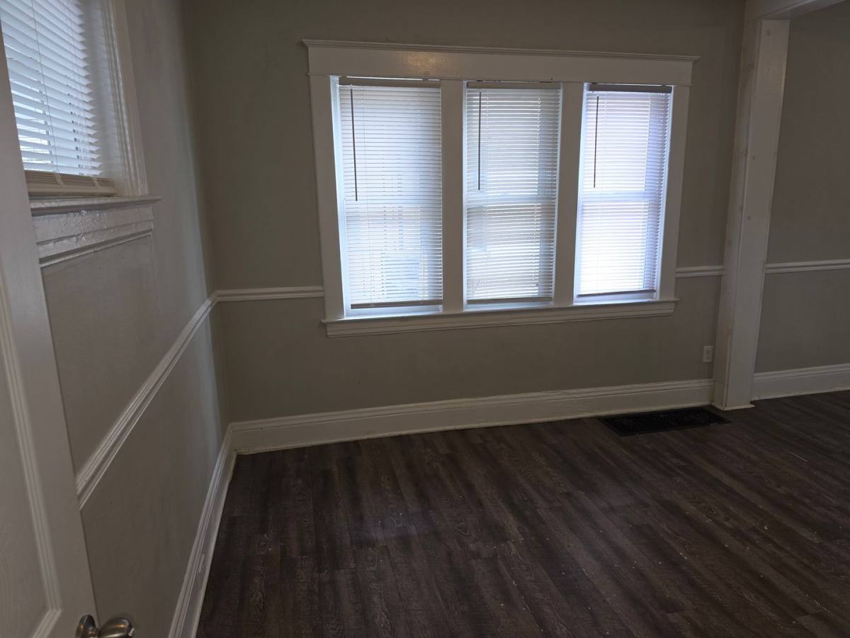 House for rent at 905 E Washington St, South Bend, IN 46617