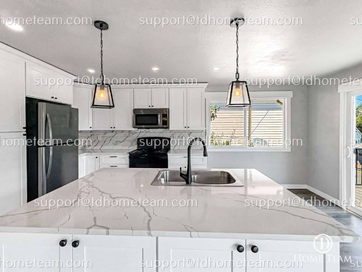 House for rent at 405 Maple Ave NW, Renton, WA 98057