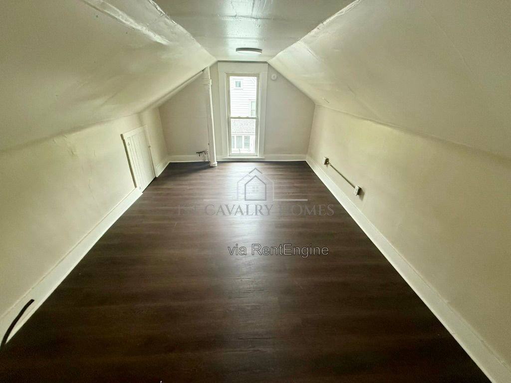 Apartment for rent at 1052 Yale St #3, Akron, OH 44301