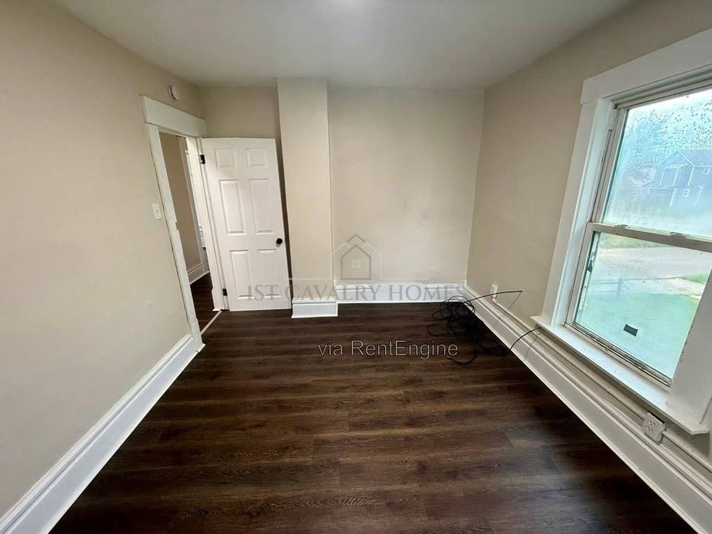 Apartment for rent at 1052 Yale St #3, Akron, OH 44301