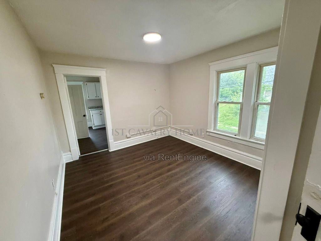 Apartment for rent at 1052 Yale St #3, Akron, OH 44301