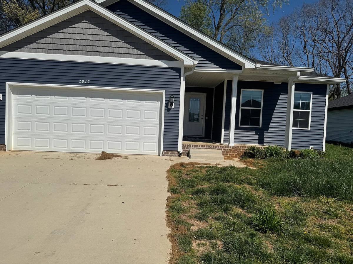 House for rent at 2027 Spring Lakes Circle, Bowling Green, KY 42104