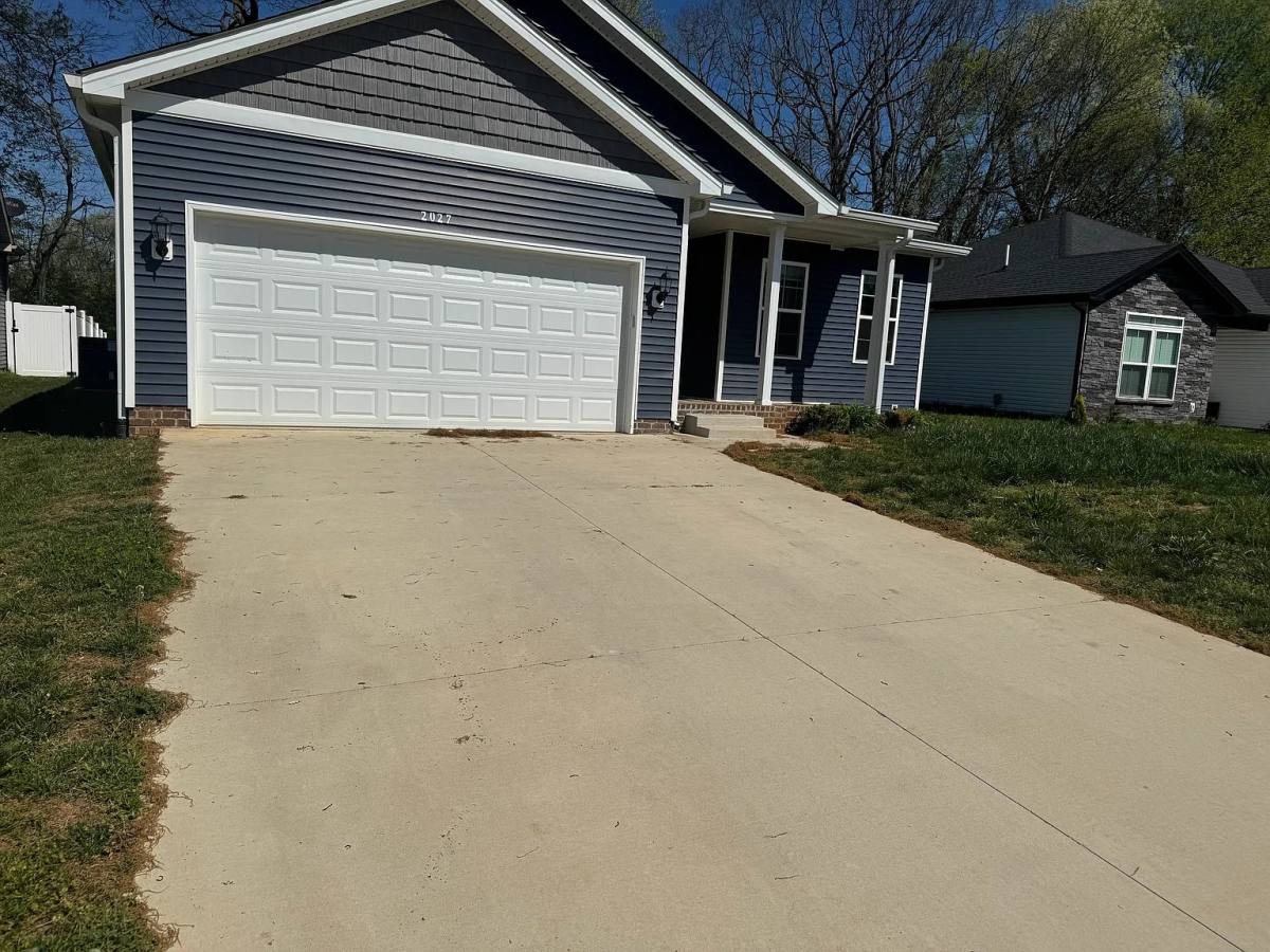 House for rent at 2027 Spring Lakes Circle, Bowling Green, KY 42104