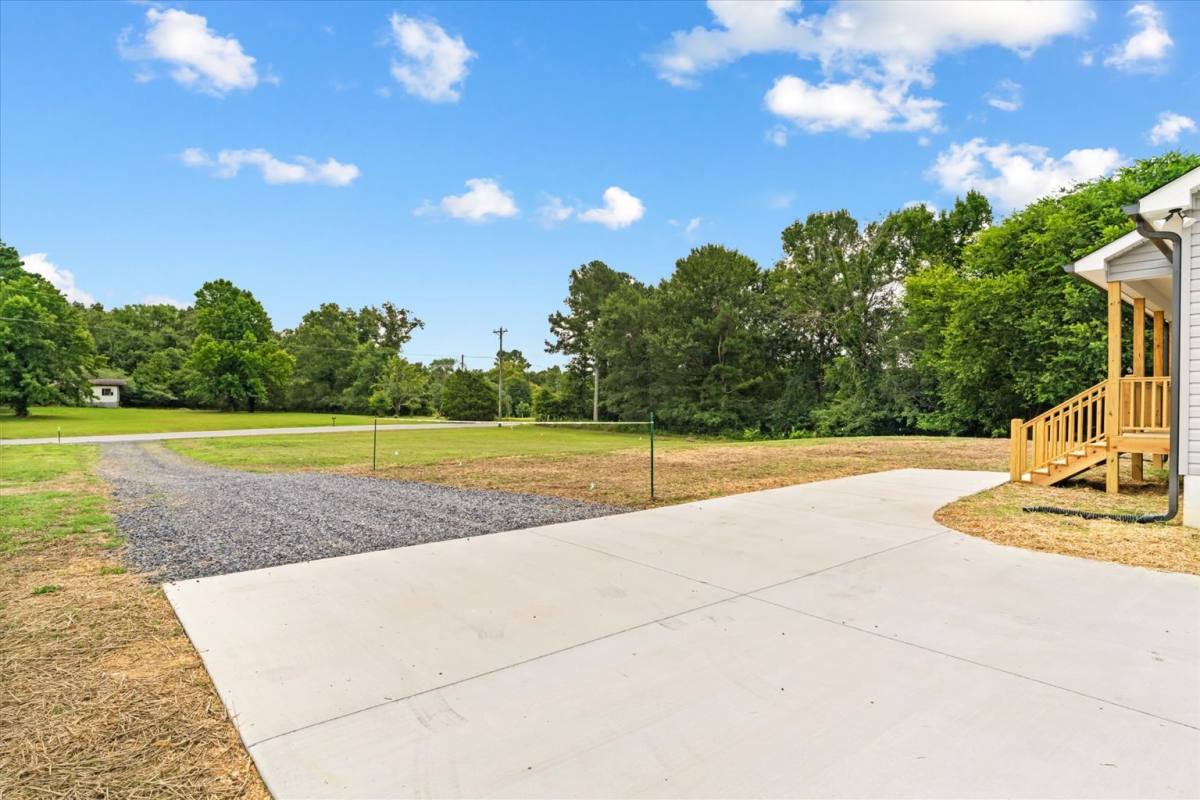 House for rent at 139 Kirby Young Rd SE, Dalton, GA 30721
