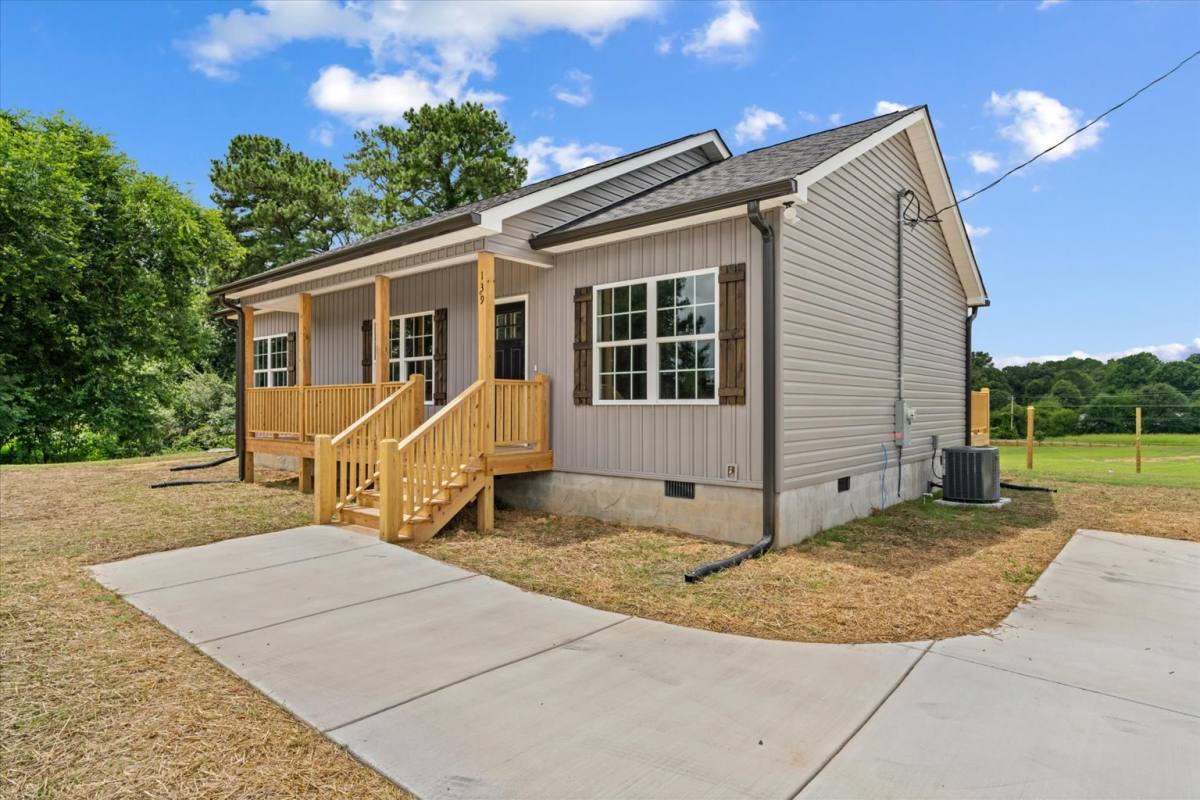 House for rent at 139 Kirby Young Rd SE, Dalton, GA 30721