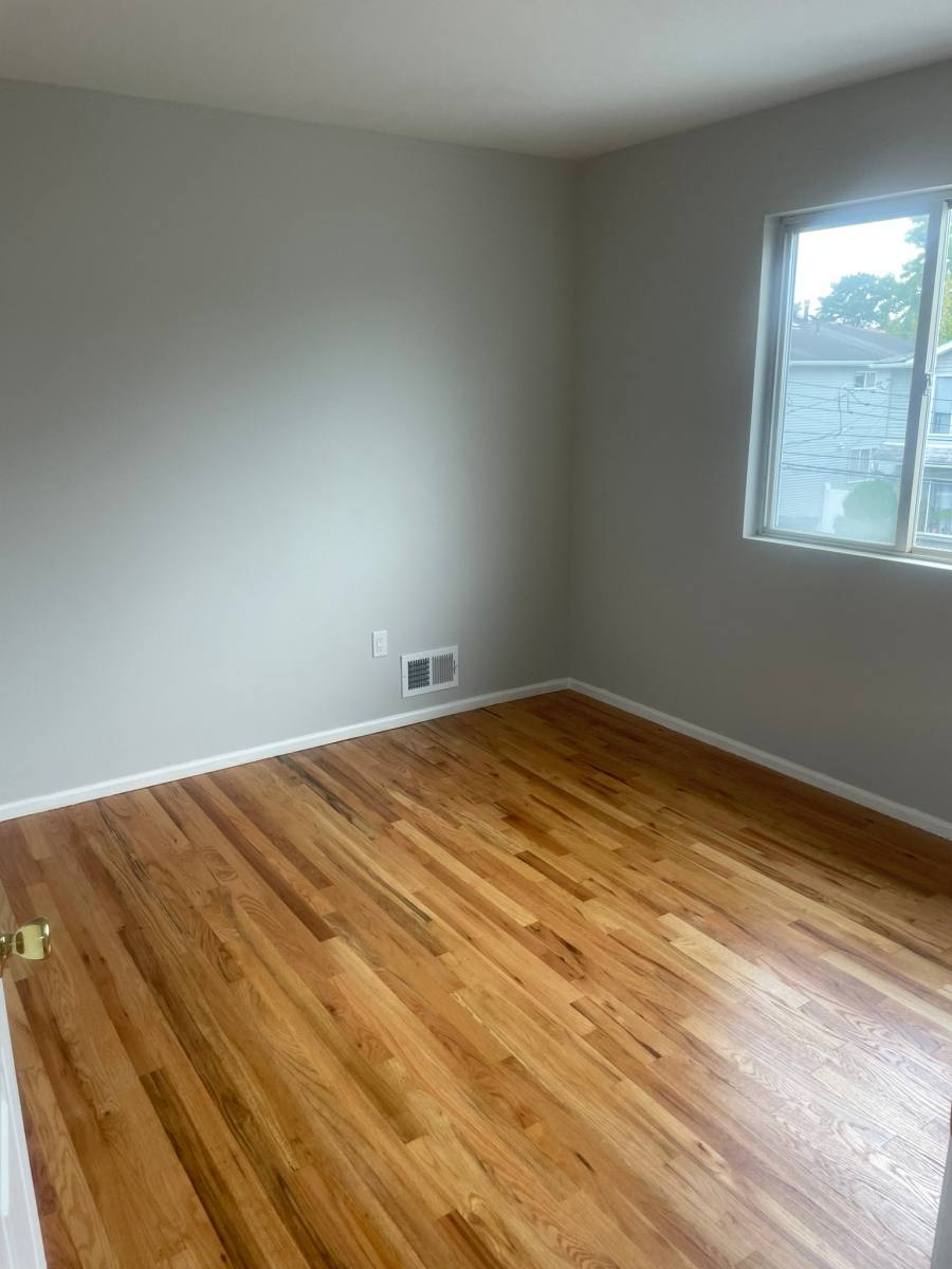 Townhouse for rent at 22 Ovas Court, Staten Island, NY 10312