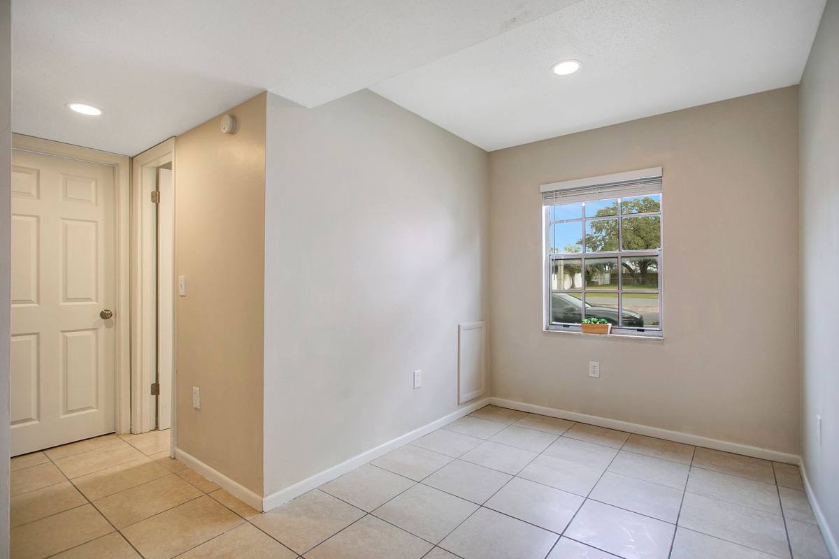 Apartment for rent at 1223 Pamela St, Leesburg, FL 34748