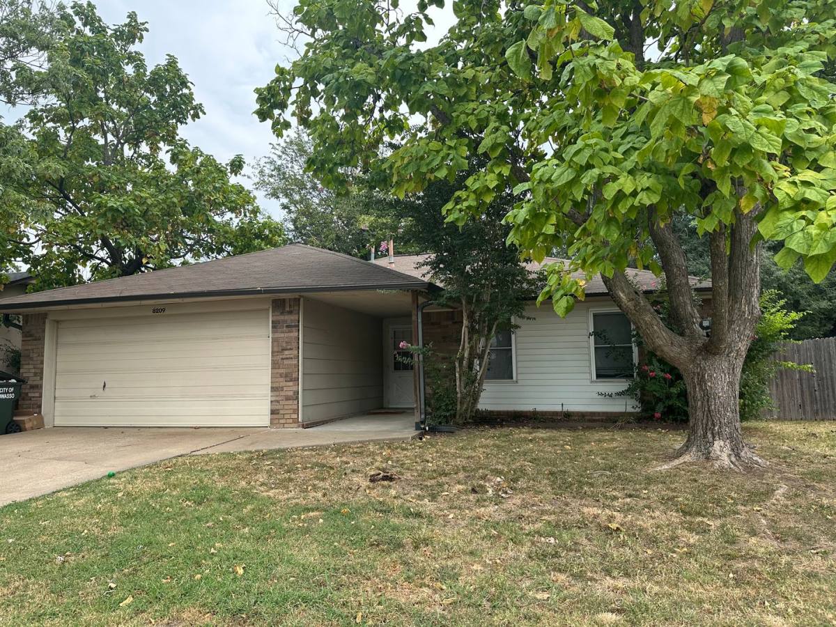 House for rent at 8209 N 121st E Ave, Owasso, OK 74055