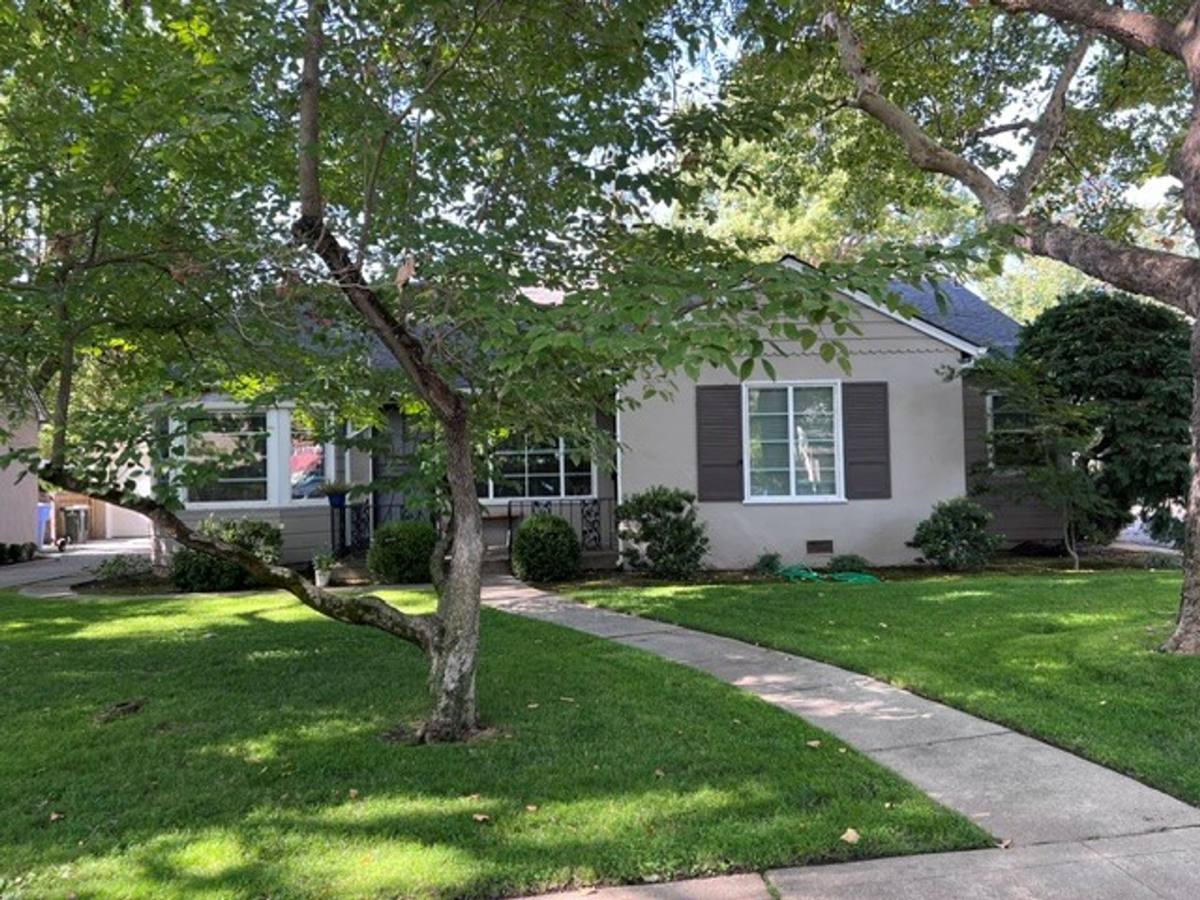 Townhouse for rent at 1036 10th Ave, Sacramento, CA 95818