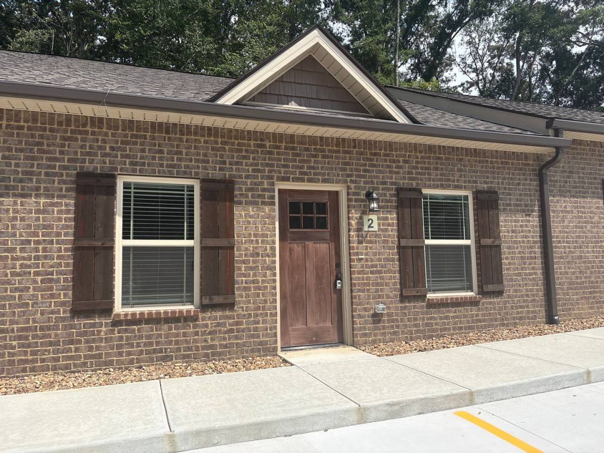 Apartment for rent at 513 W End Circle, Manchester, TN 37355