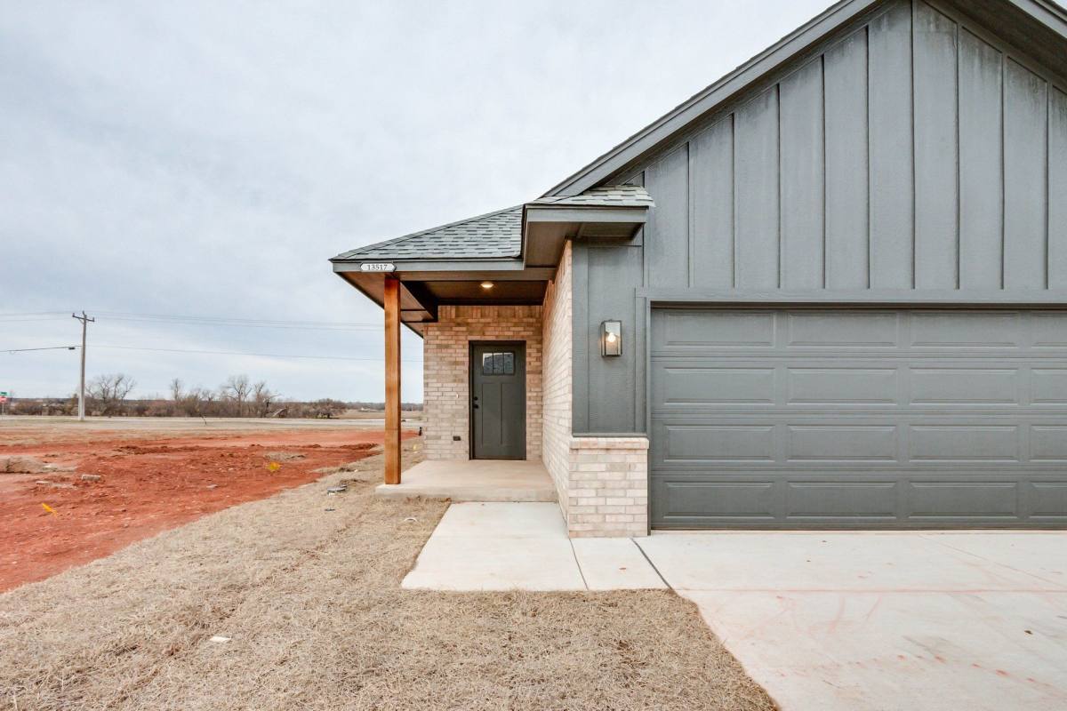 Apartment for rent at 13517 & 13521 Calli Court, Piedmont, OK 73078