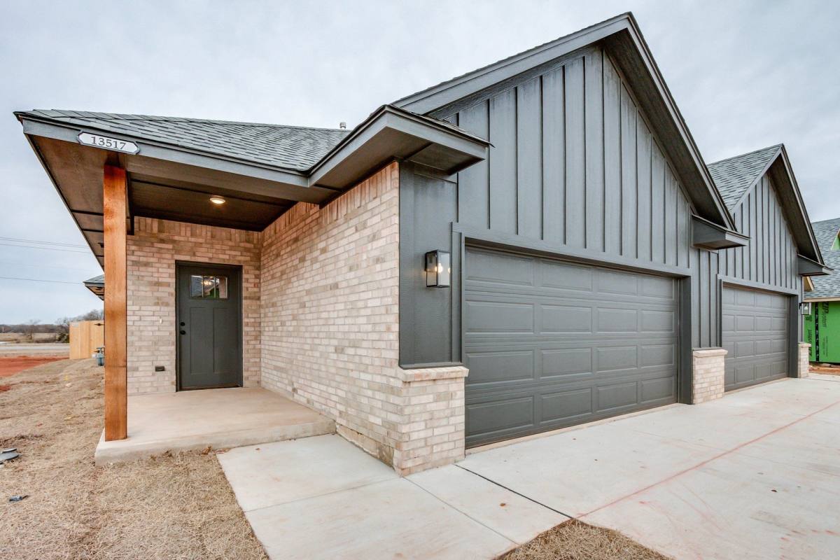 Apartment for rent at 13517 & 13521 Calli Court, Piedmont, OK 73078