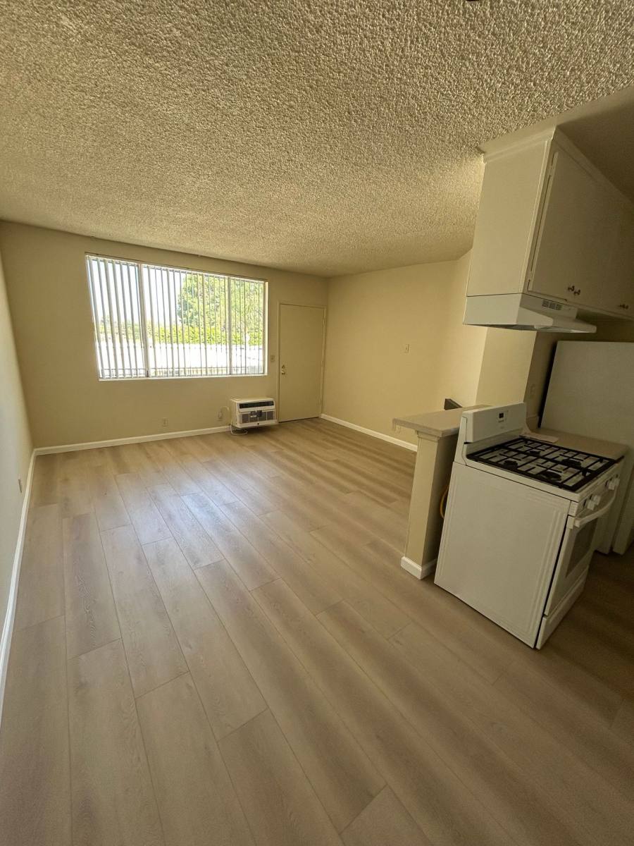 Apartment for rent at 18550 Prairie St, Northridge, CA 91324