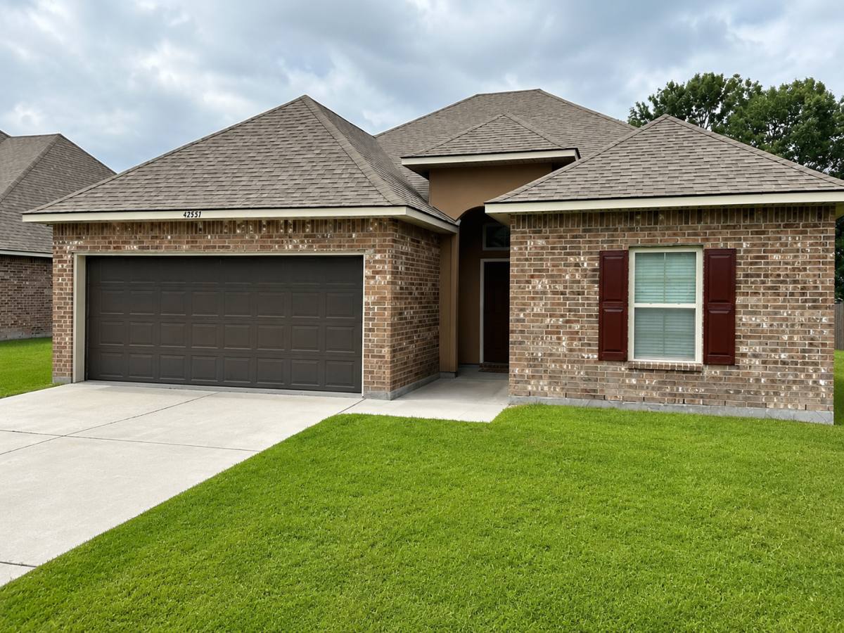 House for rent at 42537 Wynstone Dr, Prairieville, LA 70769