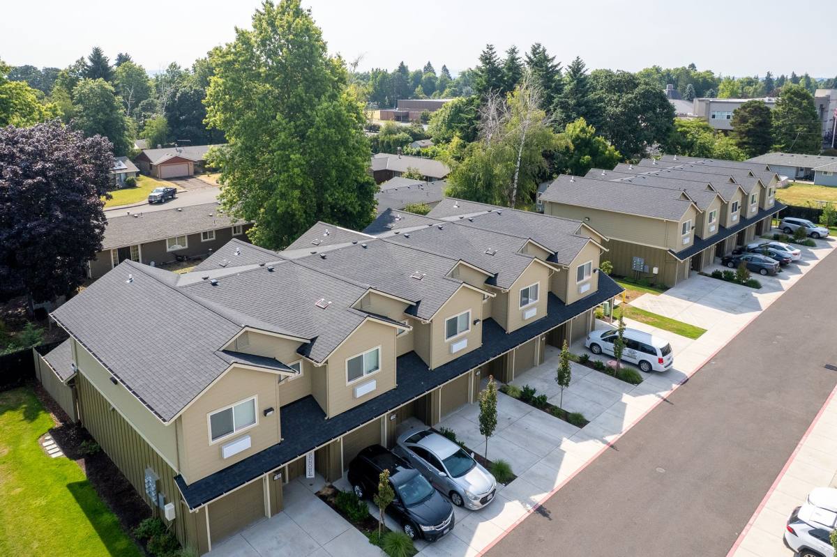 Townhouse for rent at 4624 Lancaster Dr NE, Salem, OR 97305