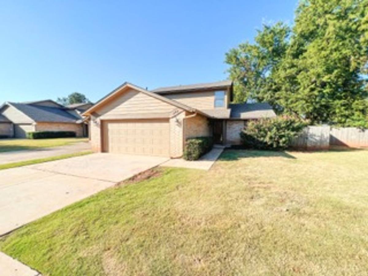 House for rent at 213 Woodbridge Circle, Edmond, OK 73012