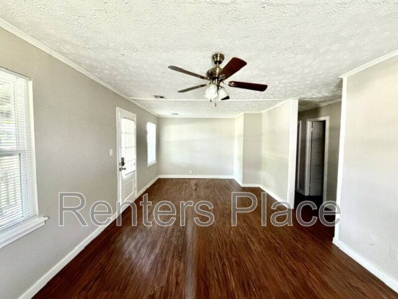 Apartment for rent at 200 E 6th St, Claremore, OK 74017