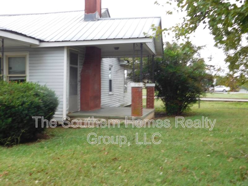 House for rent at 1213 Broad St, Sweetwater, TN 37874