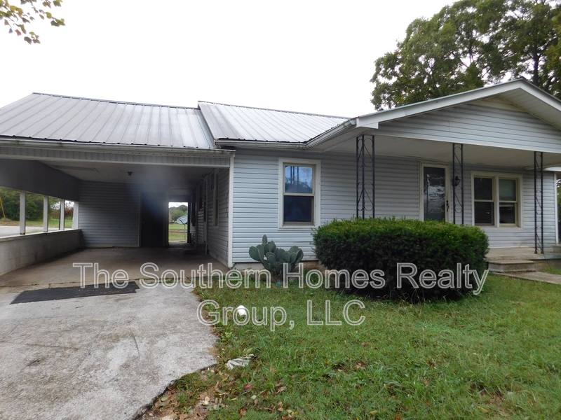 House for rent at 1213 Broad St, Sweetwater, TN 37874