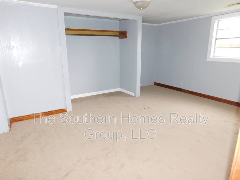 House for rent at 1213 Broad St, Sweetwater, TN 37874