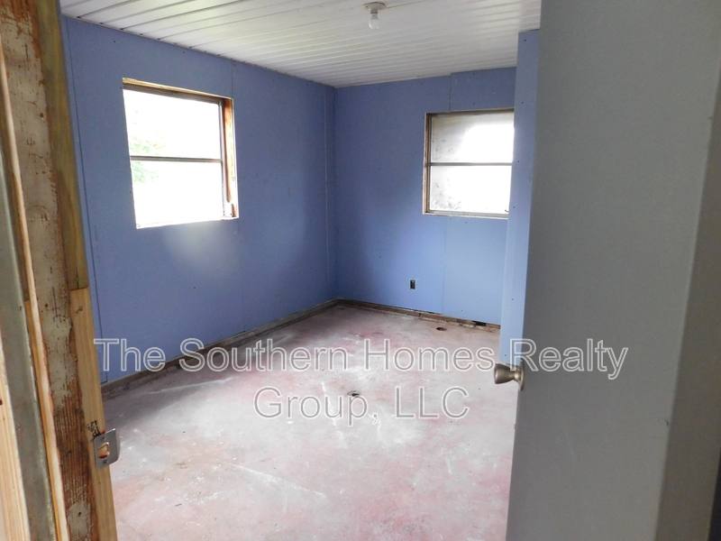 House for rent at 1213 Broad St, Sweetwater, TN 37874