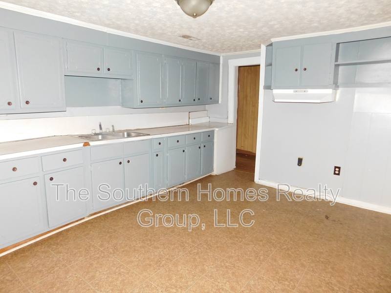 House for rent at 1213 Broad St, Sweetwater, TN 37874