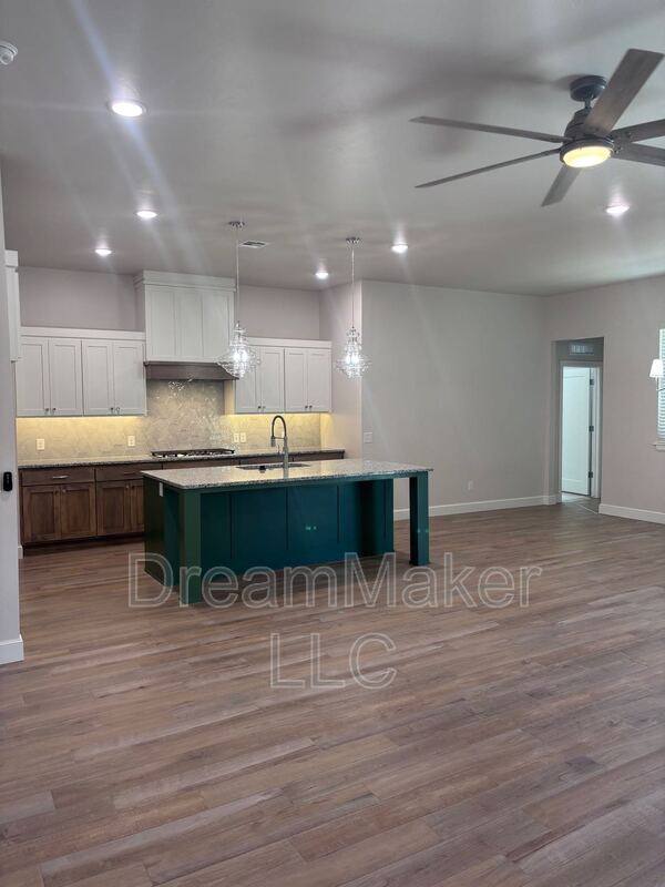 House for rent at 1902 Hollow Crest Court, Norman, OK 73071