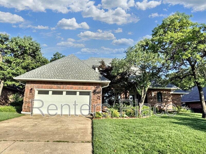 House for rent at 2005 Mission Rd, Edmond, OK 73034