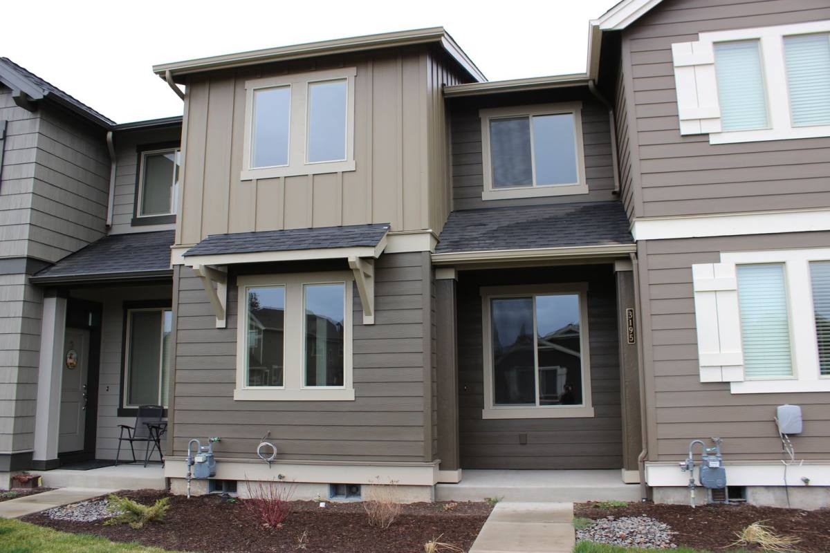 Townhouse for rent at 3195 SW 28th St, Redmond, OR 97756