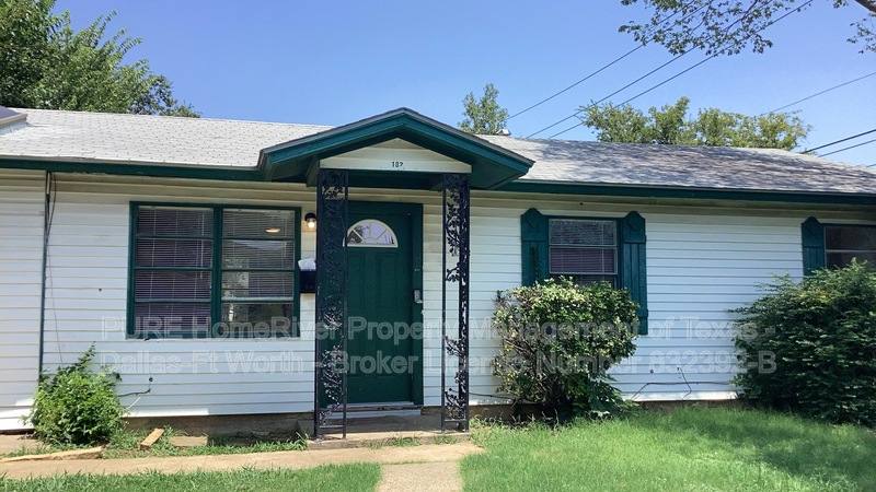 House for rent at 102 Travis Dr, Euless, TX 76039