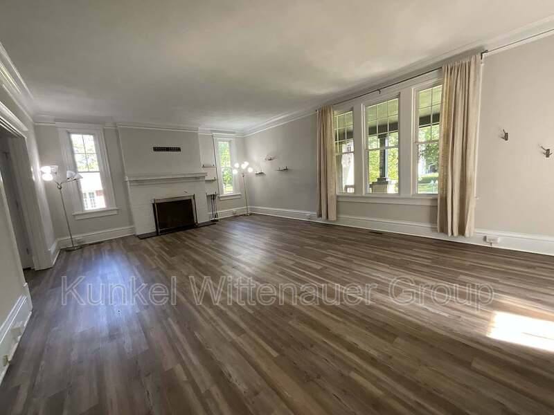 House for rent at 7 Signal Hill Blvd, Belleville, IL 62223
