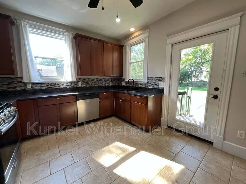 House for rent at 7 Signal Hill Blvd, Belleville, IL 62223