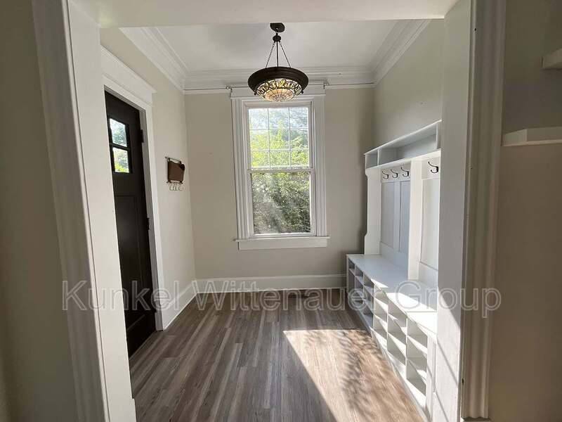 House for rent at 7 Signal Hill Blvd, Belleville, IL 62223