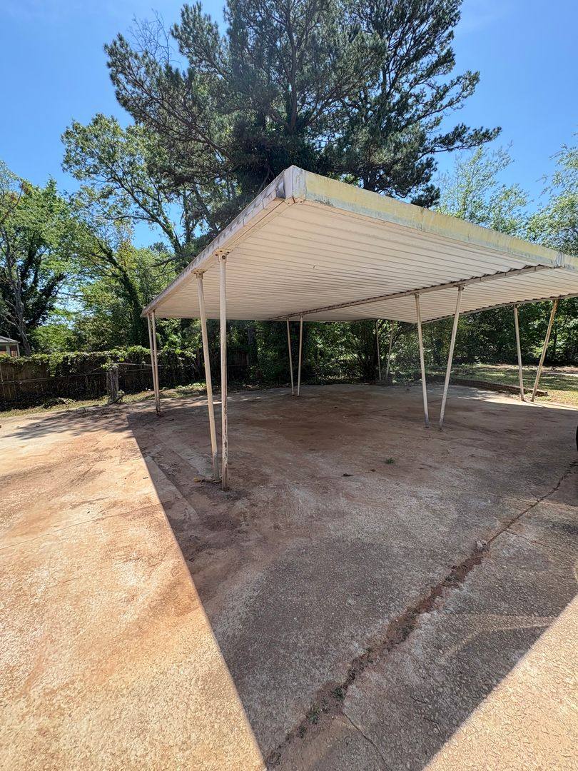 House for rent at 636 Old Augusta Rd, Greenville, SC 29605
