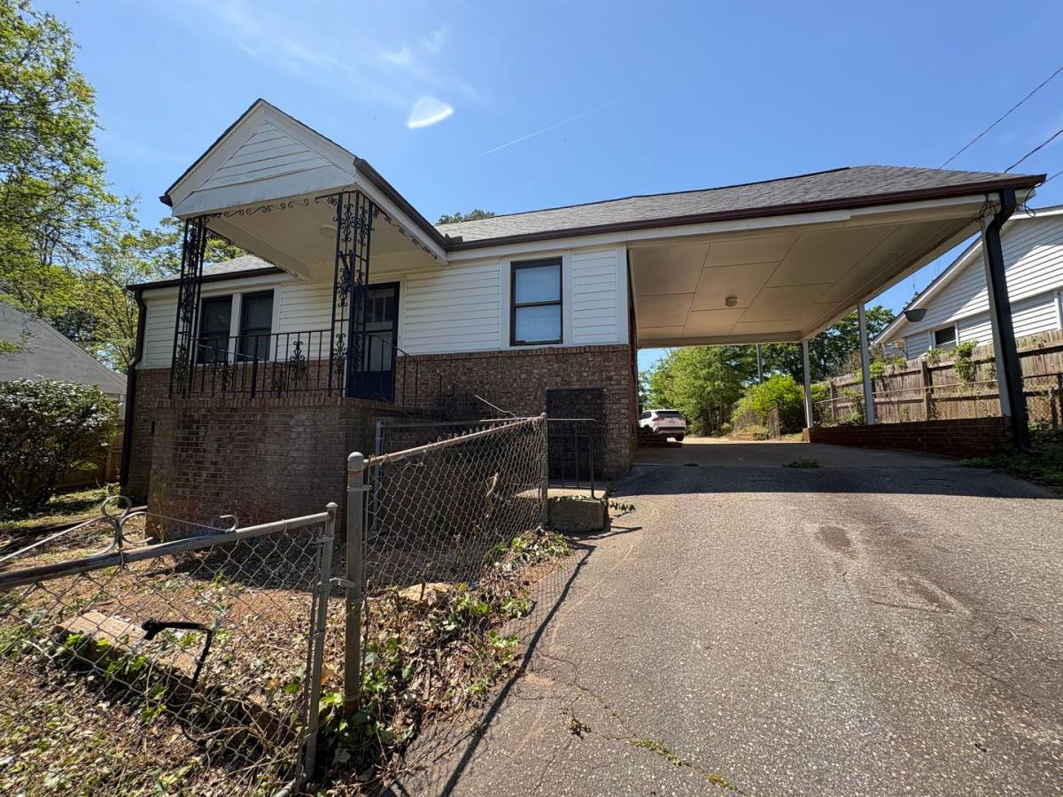 House for rent at 636 Old Augusta Rd, Greenville, SC 29605