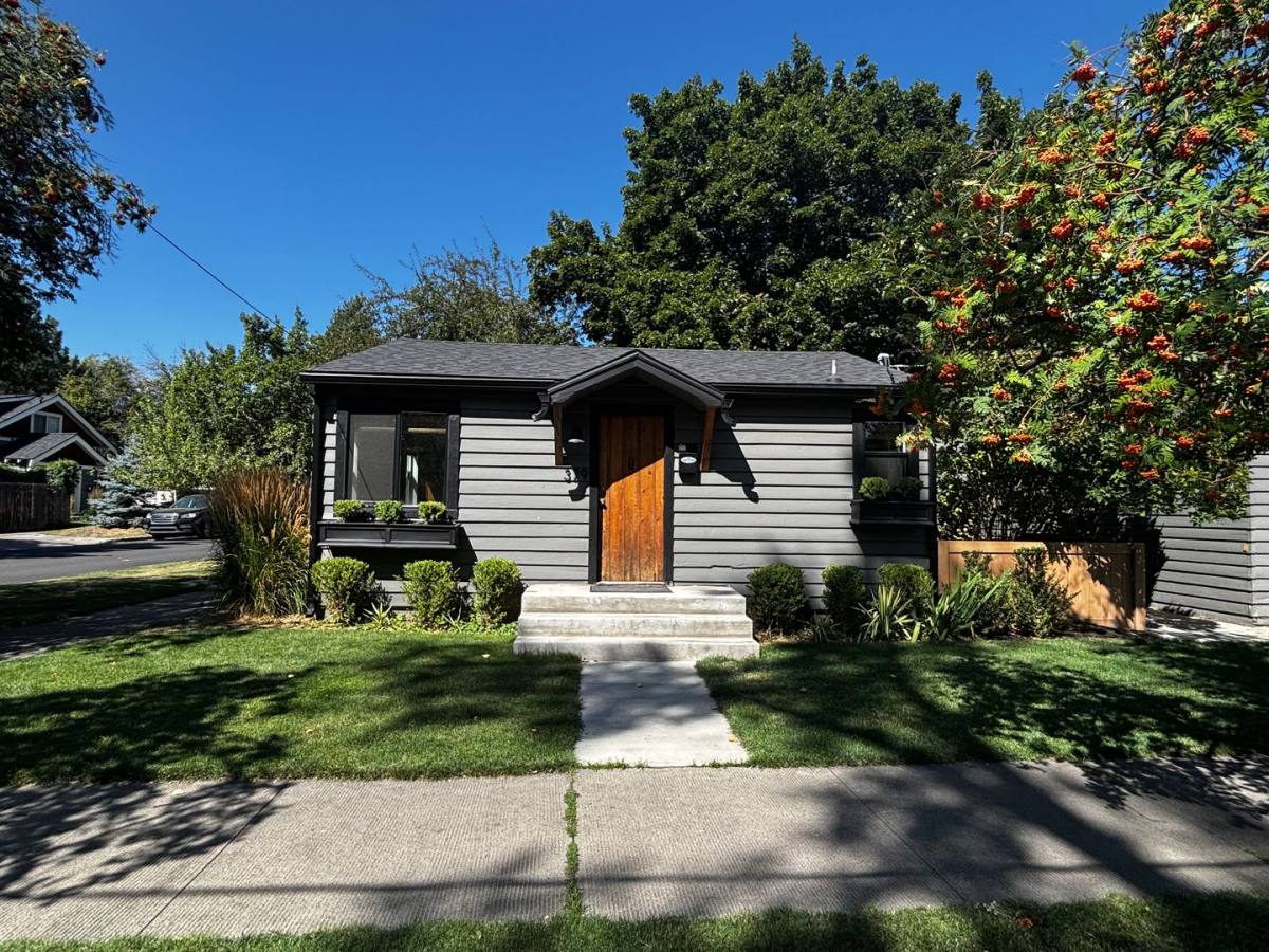 House for rent at 379 NW Riverside Blvd, Bend, OR 97703