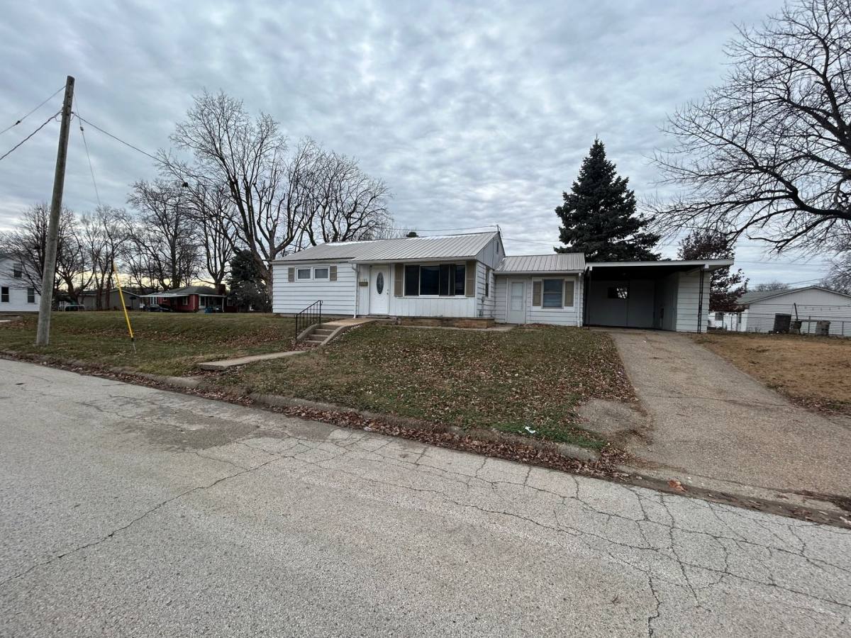 House for rent at 1105 N 16th, Quincy, IL 62301