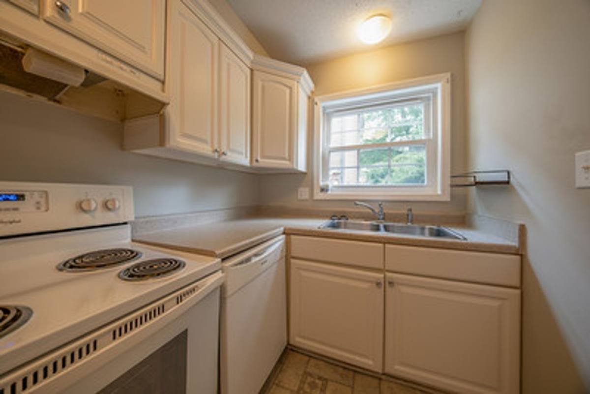 Townhouse for rent at 400 Davie Rd #68, Carrboro, NC 27510