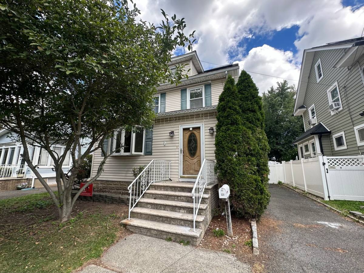 House for rent at 321 Hemlock St, Roselle Park, NJ 07204