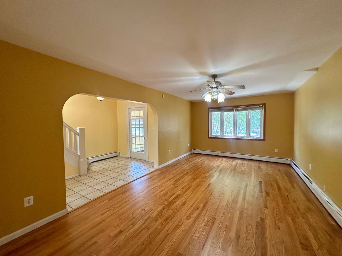 House for rent at 321 Hemlock St, Roselle Park, NJ 07204