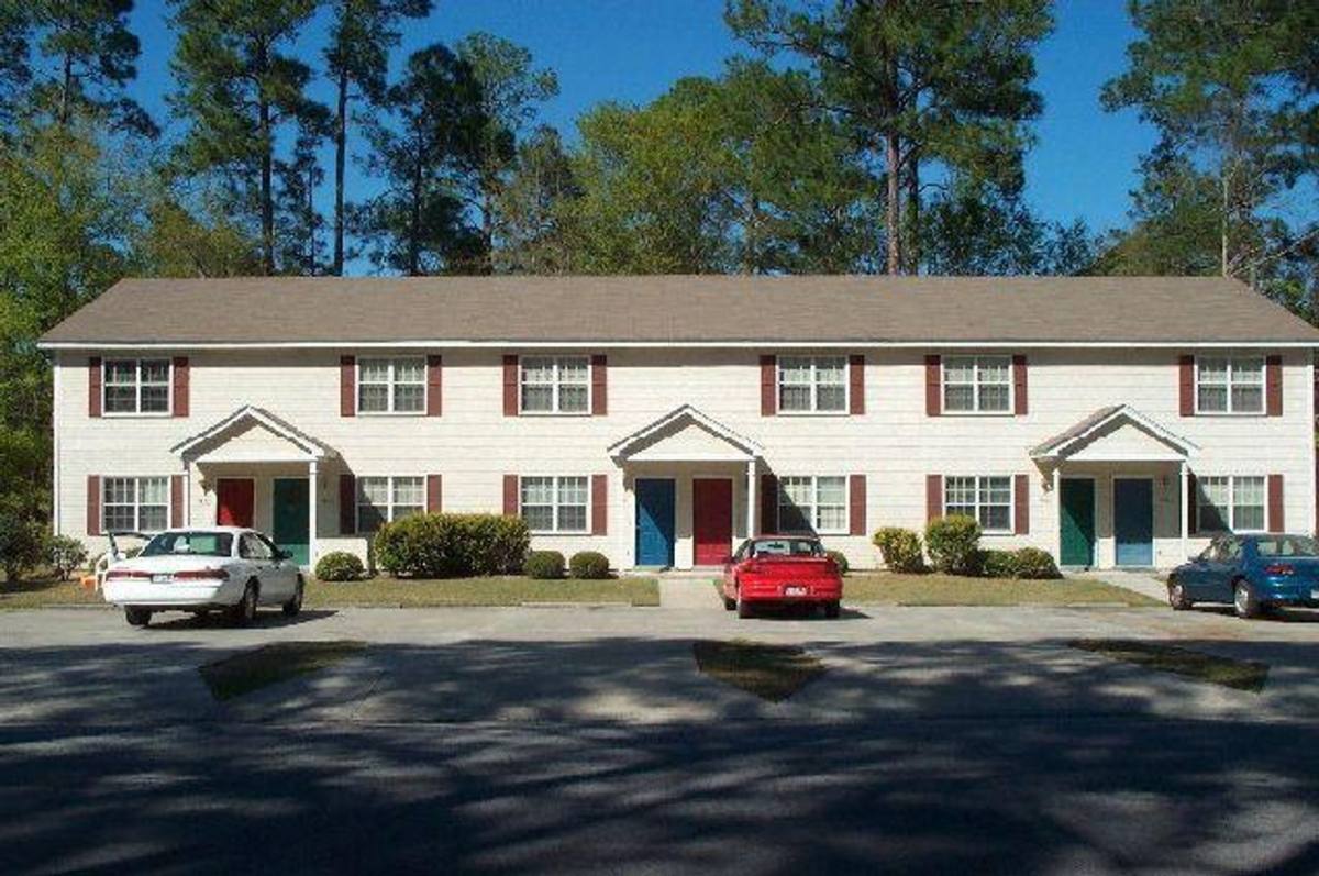 Townhouse for rent at 1498 Ricardo St, Valdosta, GA 31601