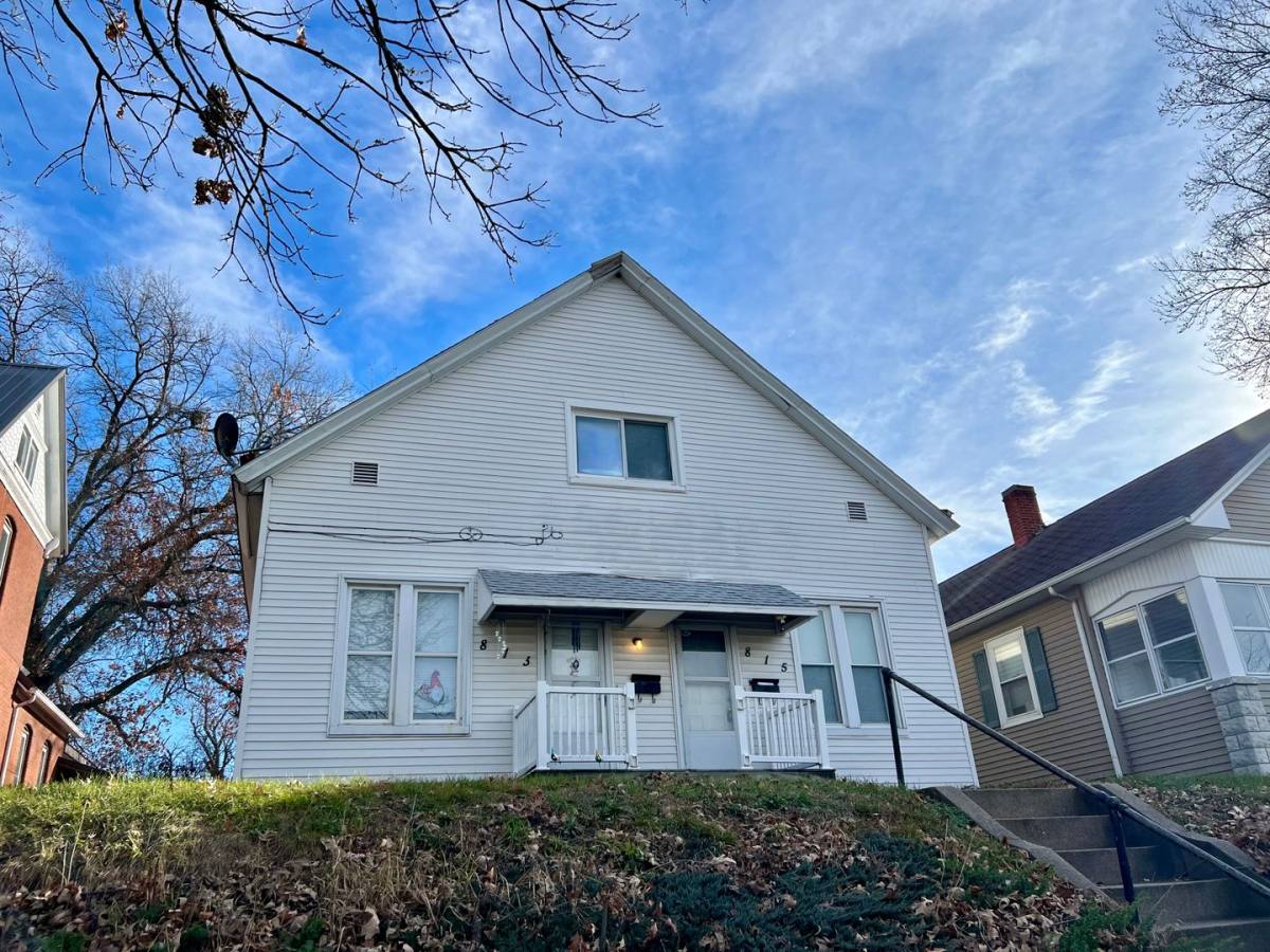 Apartment for rent at 813-815 S 14th, Quincy, IL 62301